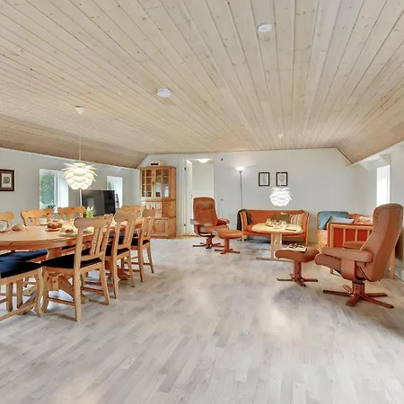 In With 6 Bedrooms Casa de Férias