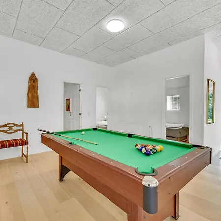 In With 6 Bedrooms *